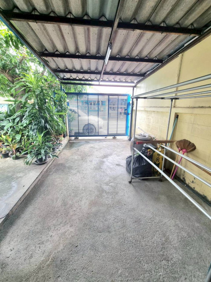 picture Townhouse for sale, corner unit, located on Nawamin 74. - 21/28