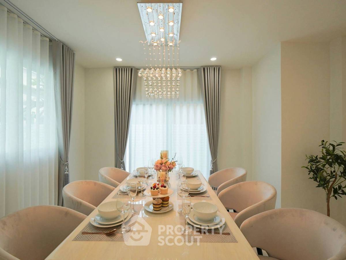 picture Spacious 3-BR 252 Sqm At Baan Suan Lalana Condominiums (ID 3183649) - 15/41