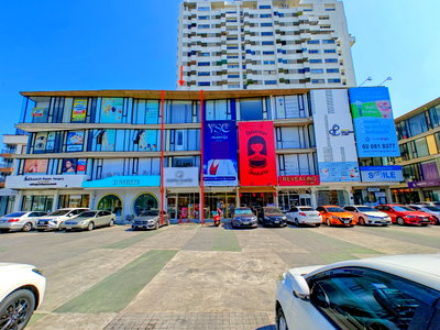 Shophouses for sale อ่อนนุช 32 : Onnut commercial building for sale. With parking lot. The Millionaire Masters. Prime location.