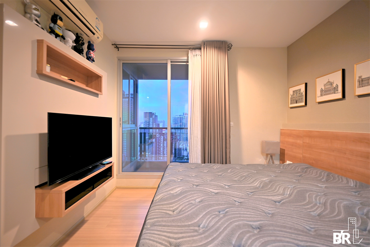picture RHYTHM Ratchada-Huaikhwang near MRT Huai Khwang Station Book quickly before the room is gone!! - 8/10
