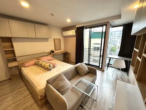  🏷️ P-9865 | Maestro 14 Siam - Ratchathewi : Spacious Studio Fully Furnished Near BTS Ratchathewi 21,000 THB | Line ID: @easycondoplus | 099-229-6397