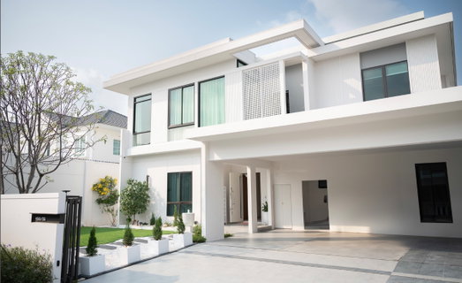 Two-story detached house for sale in Mandana Bangna Km. 15, near Huachiew Chalermprakiat University. Interested? Add me on Line: @841qqlnr