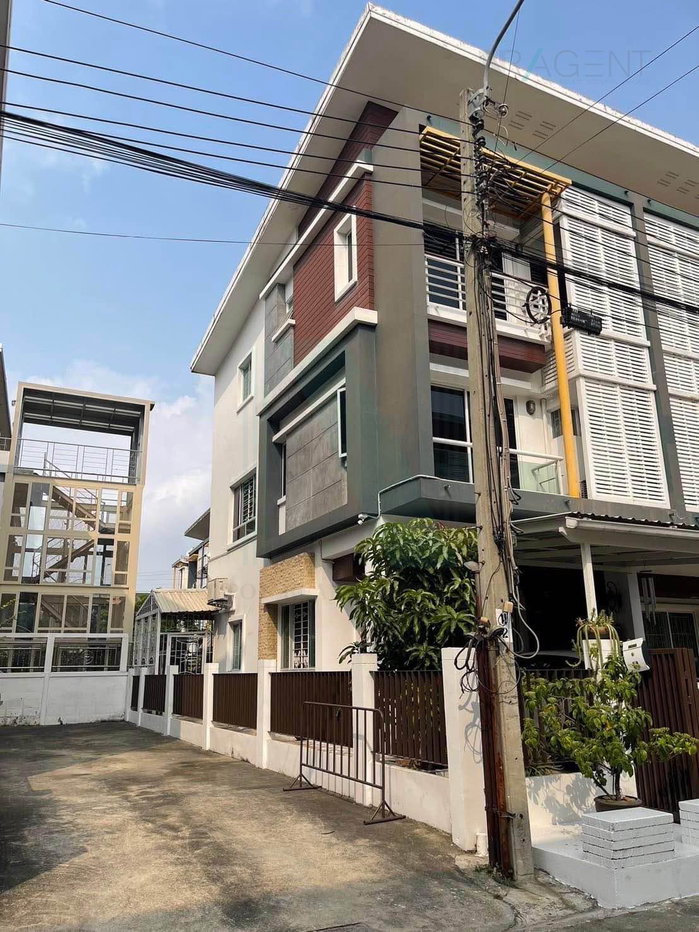 รูป 📌 ขายทาวน์โฮม โครงการ ชวนชื่น โมดัส เซนโทร 3 ชั้น 3 ห้องนอน 3 ห้องน้ำ - รูปที่ 3/8