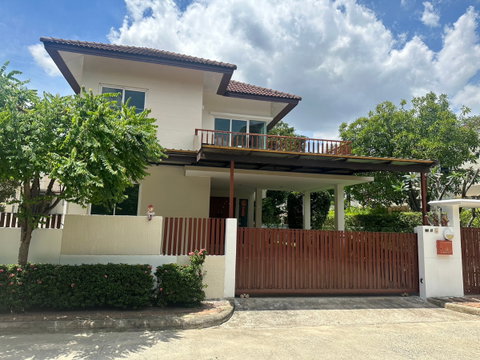 🏡✨ ให้เช่าบ้านเดี่ยว 2 ชั้น พื้นที่กว้าง – Villa Arcadia ศรีนครินทร์  ทำเลดีโซนบางนา–ศรีนครินทร์ ใกล้เมกาบางนาและรถไฟฟ้าสายสีเหลือง