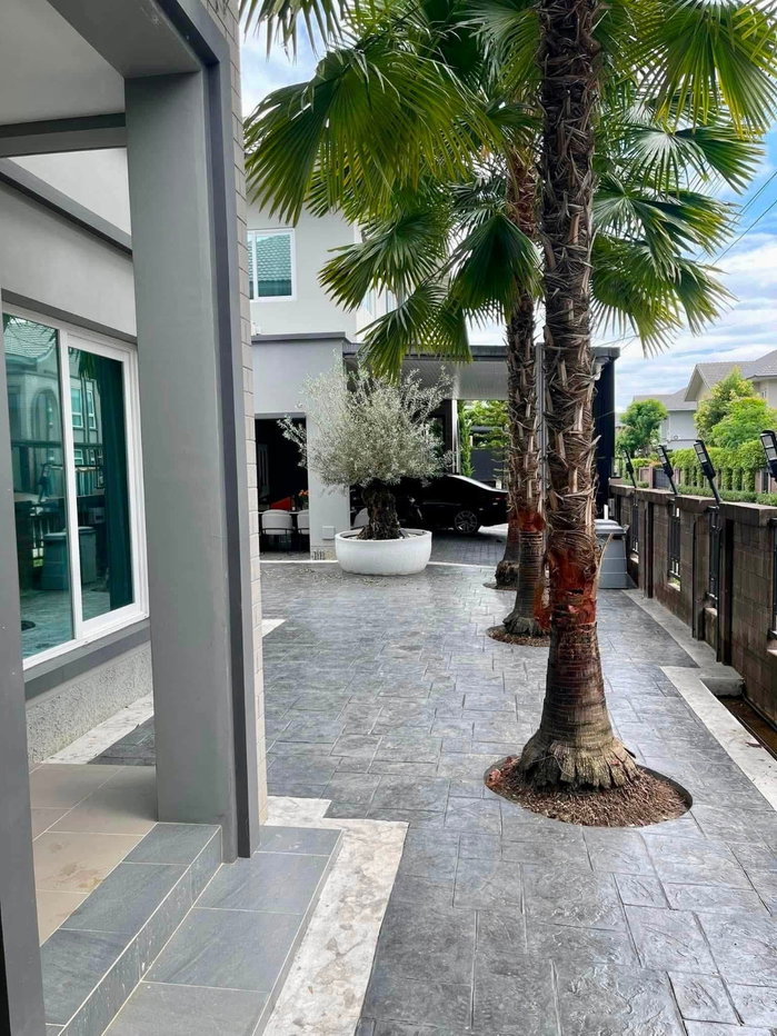 picture Luxury Homes in Laddarom Elegance, Ruamchok, Chiang Mai Provincial Hall, 2 Houses Available - 23/26