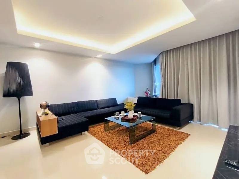 รูป คอนโด 2 ห้องนอน ขนาด 148 ตร.ม. La Royale Beach Condo พัทยา (ID 1556610) - รูปที่ 2/15