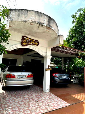 บ้านเดี่ยว ม.เกริก : บ้านห้าห้องนอนเลี้ยงสัตว์ได้ใน Rung Sawang Village ย่านอนุสาวรีย์ (ID 3181366)