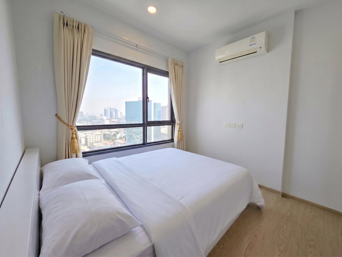 picture The Tree Sukhumvit 71 – Ekkamai Condo 1-Bedroom, Fully Furnished, Stunning City View - 3/35
