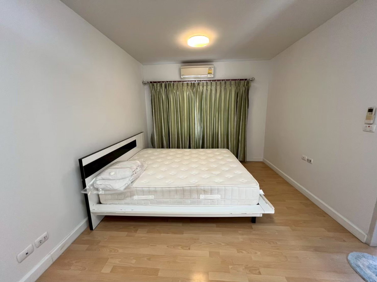 รูป ให้เช่า ทาวน์โฮม3ชั้น 4 ห้องนอน 3 ห้องน้ำ Town Plus Onnut 157 ตร.ม. ใกล้โรบินสัน-สุวรรณภูมิ เดินทางสะดวก พร้อมอยู่ 20,000/เดือน Line: @972hyzry - รูปที่ 14/17