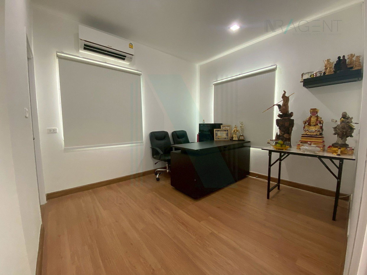 รูป 📌 ขายบ้านแฝด โครงการ โกลเด้น นีโอ สาทร 2 ชั้น 5 ห้องนอน 4 ห้องน้ำ - รูปที่ 4/8
