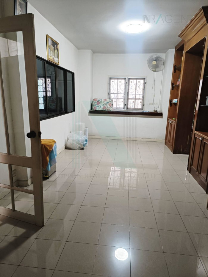 รูป 📌 ขายบ้านแฝด โครงการ ลัลลี่ วิลล์ ศรีนครินทร์-เทพารักษ์ 2 ชั้น 3 ห้องนอน 2 ห้องน้ำ - รูปที่ 5/8