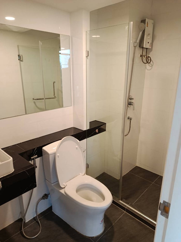 picture Condo for RENT : Knightsbridge Space Rama 9   𝐒𝐢𝐳𝐞 : 41 sqm. Duplex 1 Bed 1 Bath / City View /Corner room  𝐅𝐥𝐨𝐨𝐫 : 20th  ✅Fully furnished - 18/18