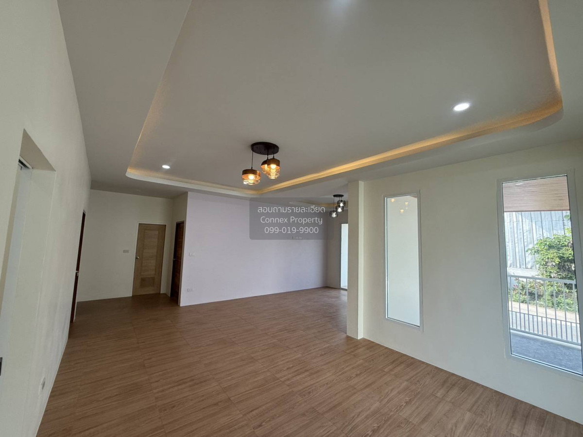 รูป ขายบ้าน  เพชรกาญจนา ตะเคียนเตี้ย บางละมุง ชลบุรี CX-155063 ✅ ทักไลน์ @connexproperty ตอบทันที ทีมงานมืออาชีพ ✅ - รูปที่ 8/12