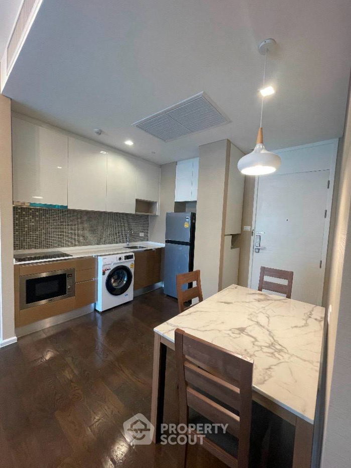 picture 33rd-Floor 2-BR At The Saint Residences, 100m To MRT Phahon Yothin (ID 3182124) - 9/14