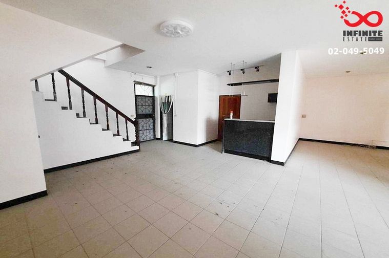 ขายทาวน์โฮม 5 ห้องนอน 300 ตร.ม. 32.5 ตร.ว. เขตตลิ่งชัน