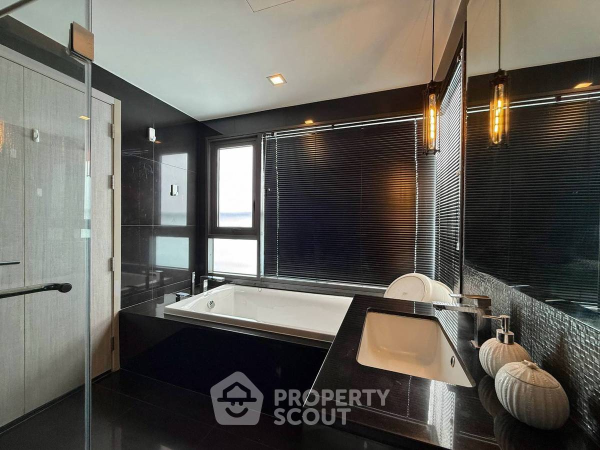 รูป ชั้น 21 ห้องนอน 2 ห้อง Rhythm Sukhumvit 36-38 ใกล้ BTS ทองหล่อ (ID 3182115) - รูปที่ 13/16