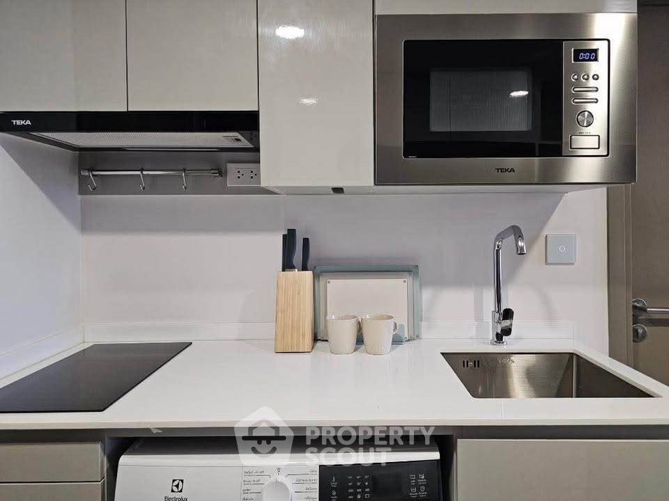 picture 200m BTS Phra Khanong | 1-BR KnightsBridge Space Sukhumvit-Rama4 (ID 3182362) - 7/23