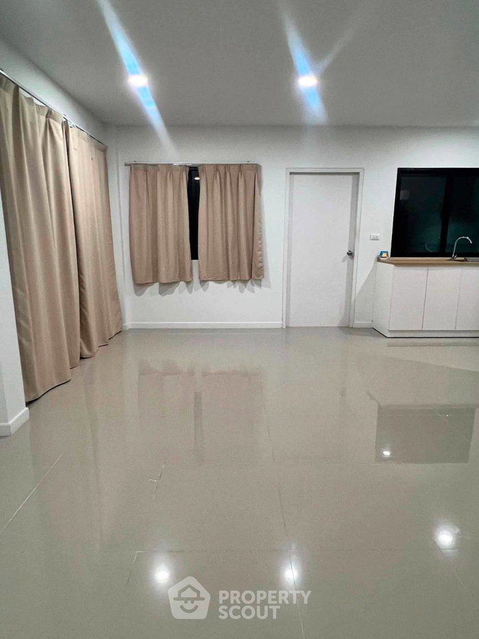รูป ทาวน์เฮ้าส์ 4 ห้องนอน Lumpini Town Place Sukhumvit Srinakarin (ID 3172079) - รูปที่ 6/7
