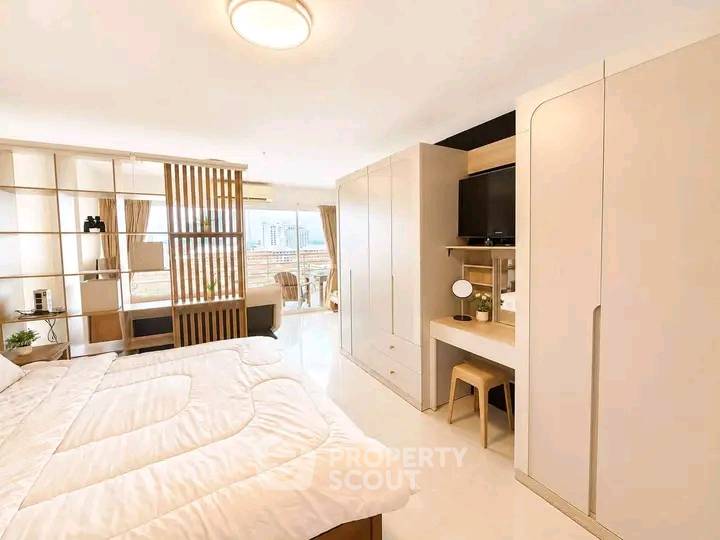 picture Spacious 1-BR 101 Sqm View Talay 5 Condominium Jomtien (ID 3182839) - 8/10