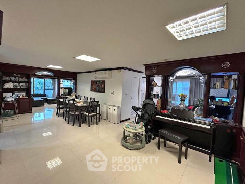 Spacious 3-BR 230 Sqm At Ruamjai Heights Near ARL Makkasan (ID 3102536)