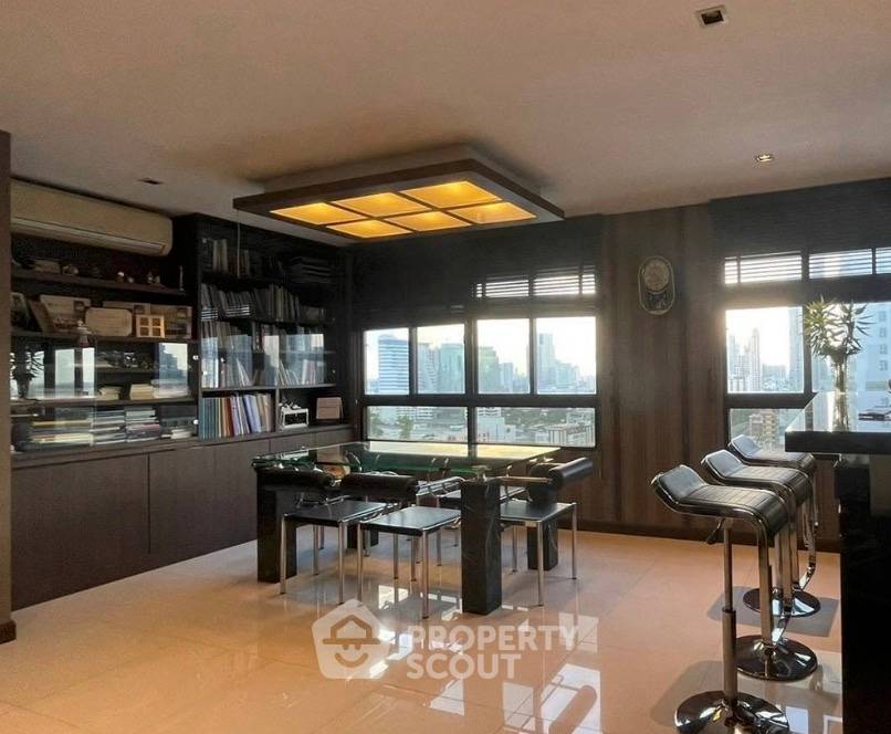 picture 18th-Floor 3-BR Condo At Lumpini Ville Phahol-Suthisarn Near BTS Saphan Khwai (ID 3171411) - 2/6