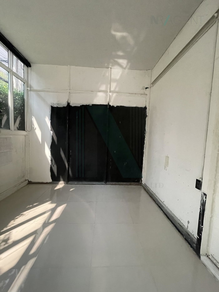 รูป 📌 ขายทาวน์เฮาส์ โครงการ บ้านกลางเมือง รัชโยธิน 3 ชั้น 3 ห้องนอน 4 ห้องน้ำ - รูปที่ 3/8