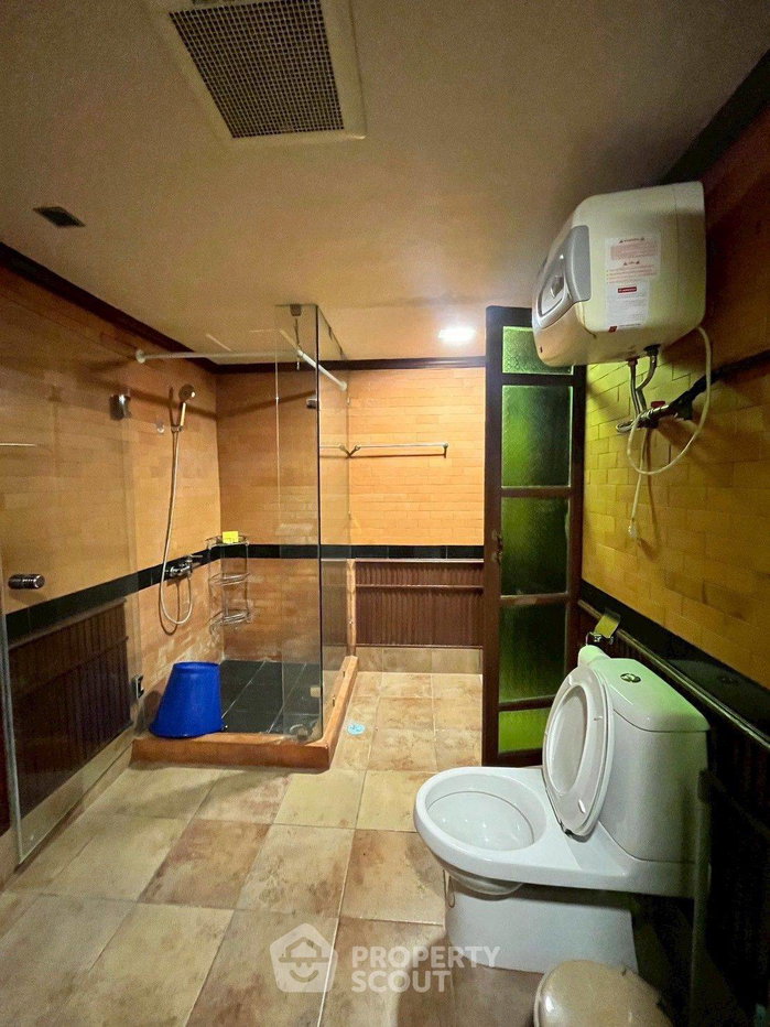 picture 40th-Floor 1-BR At Nusa State Tower Near BTS Saphan Taksin (ID 3035952) - 16/18