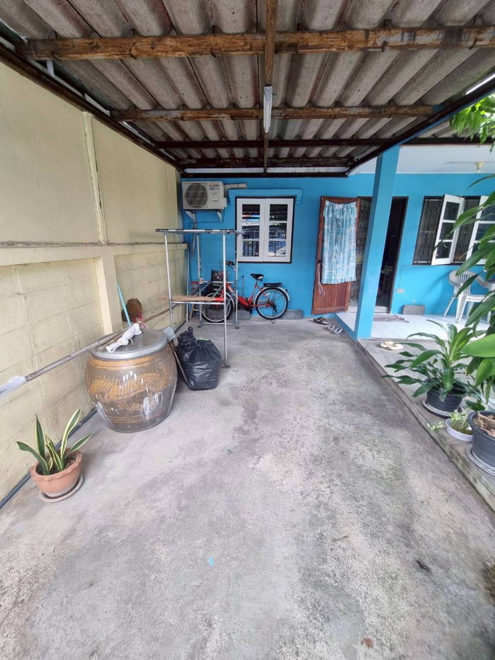 picture Townhouse for sale, corner unit, located on Nawamin 74. - 18/28