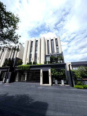 Houses for sale St. Andrews International School Bangkok : Where Automotive Passion Meets Luxury Living: DAVEN Rama 9.