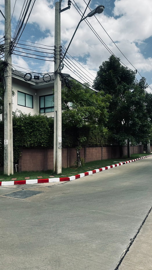 รูป ขายบ้านเดี่ยวหลังใหญ่หลังหัวมุมราคาพิเศษ โครงการลัดดารมย์ วงแหวน-รามอินทรา ขนาด 90.7 ตารางวา พื้นที่ใช้สอยเยอะ ใกล้เซ็นทรัลรามอินทรา - รูปที่ 4/33