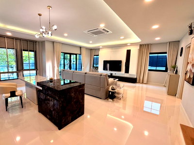 Houses for rent บิ๊กซี บางพลี : Modern Luxury House 4 bedrooms for Rent | Centro Bangna