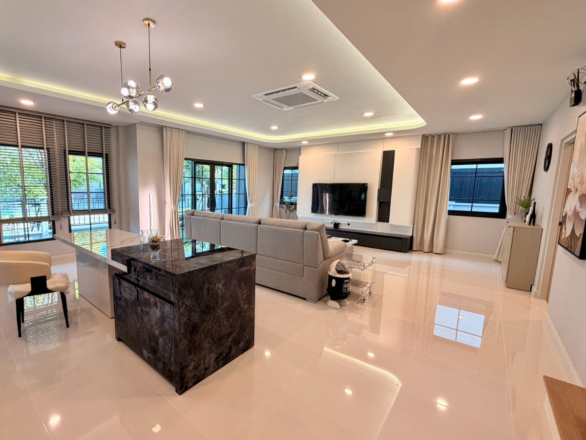 picture Modern Luxury House 4 bedrooms for Rent | Centro Bangna - 1/26