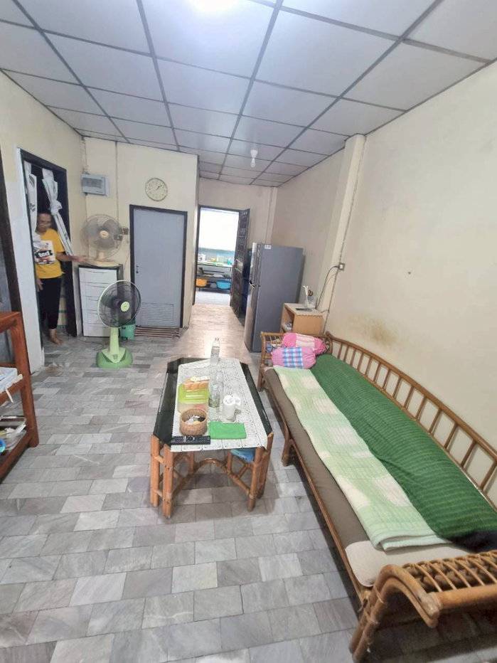 picture Townhouse for sale, corner unit, located on Nawamin 74. - 22/28