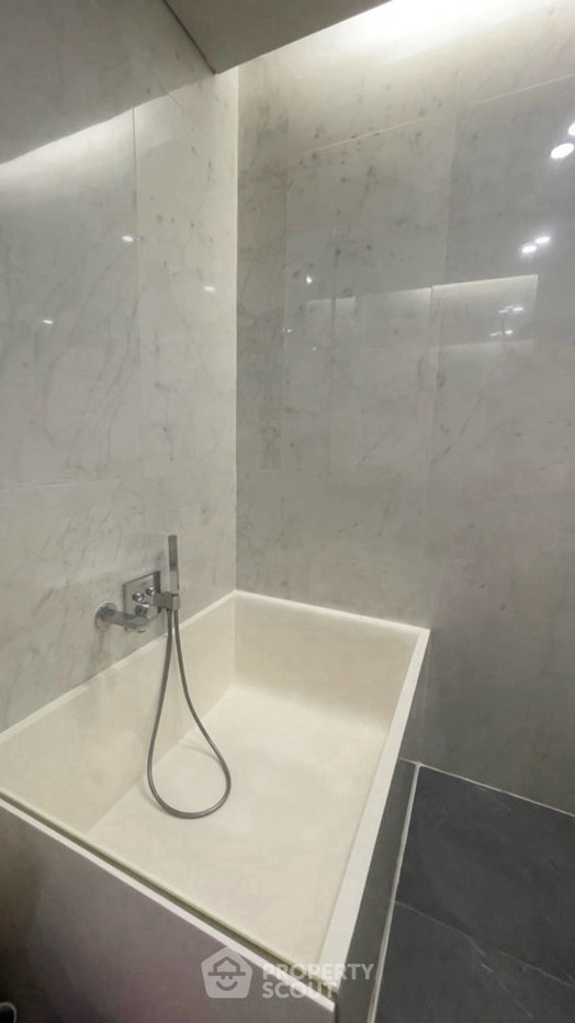 picture 19th-Floor 2-BR Siamese Exclusive 42, 300m To BTS Ekkamai (ID 3182129) - 14/19
