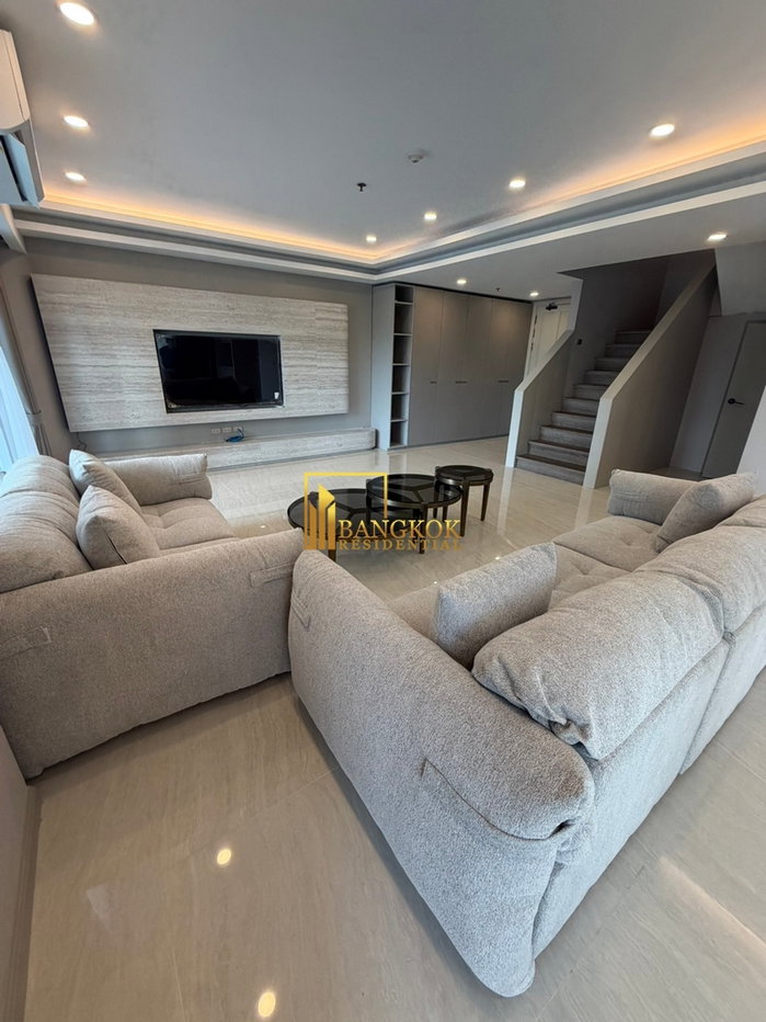 รูป Le Raffine 24 | Renovated 4 Bedroom Duplex Condo With Pool - BR62018CD - รูปที่ 3/32
