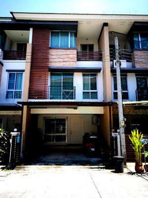 เช่าทาวน์โฮม ม.นานาชาติแสตมฟอร์ด : 📌 ให้เช่าทาวน์เฮาส์ 3 ชั้น โครงการ พลัส ซิตี้ พาร์ค ศรีนครินทร์-สวนหลวง 3 ห้องนอน 3 ห้องน้ำ