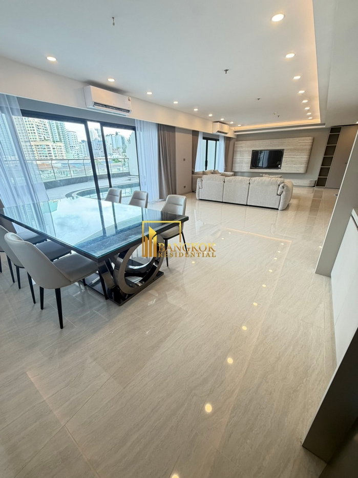 รูป Le Raffine 24 | Renovated 4 Bedroom Duplex Condo With Pool - BR62018CD - รูปที่ 4/32