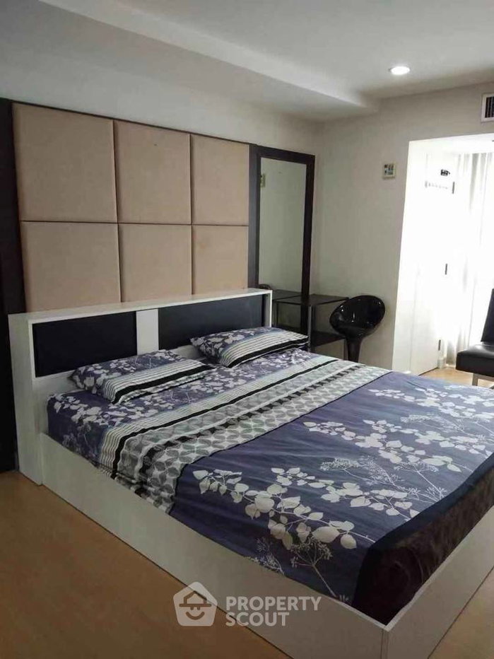 picture Great Value 1-BR The Trendy Condominium 200m From BTS Nana (ID 387573) - 9/9
