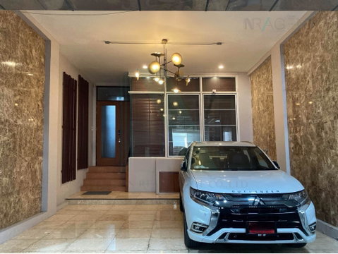📌 ขายทาวน์โฮม โครงการ พร้อมพรรค เพลส 4 ชั้น 3 ห้องนอน 4 ห้องน้ำ