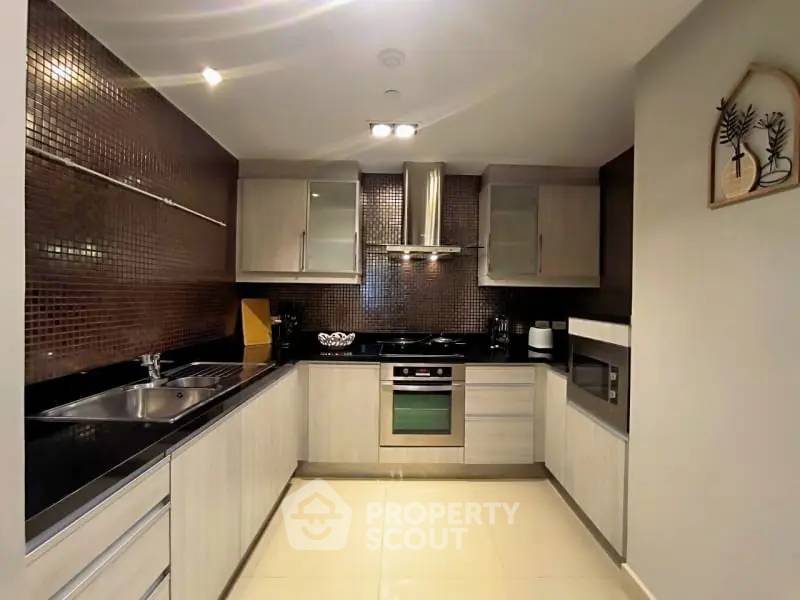 รูป คอนโด 2 ห้องนอน ขนาด 148 ตร.ม. La Royale Beach Condo พัทยา (ID 1556610) - รูปที่ 11/15