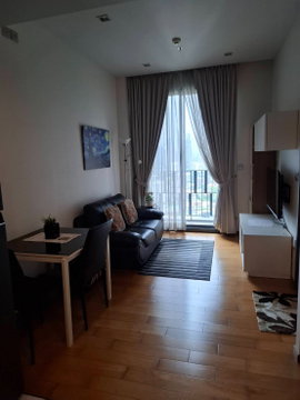 Keyne by Sansiri, a simple, modern style condo with a bedroom that receives light and a work 1 bedroom, 1 bathroom, ready to move in.