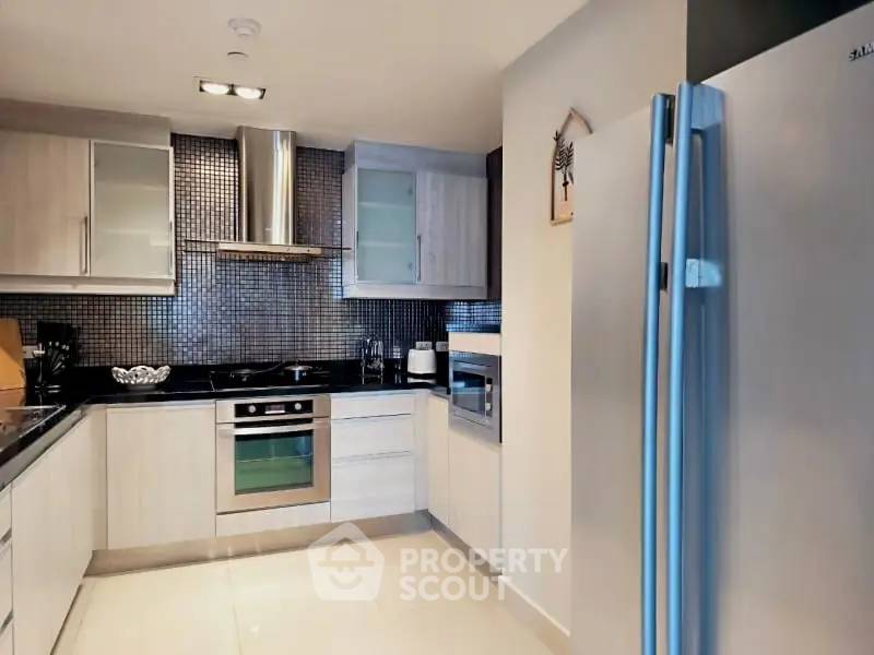 picture Spacious 2-BR 148 Sqm At La Royale Beach Condo Pattaya (ID 1556610) - 10/15