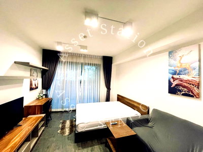 Condos for rent : The Lofts Ekkamai 🚅 BTS Ekkamai, near Gateway Ekkamai