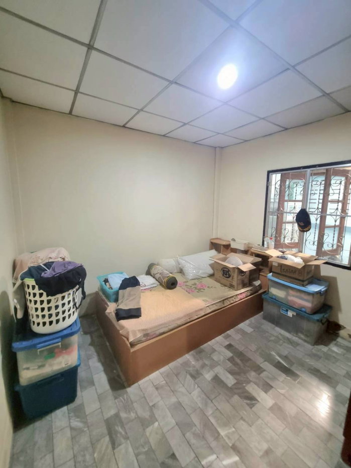 picture Townhouse for sale, corner unit, located on Nawamin 74. - 24/28