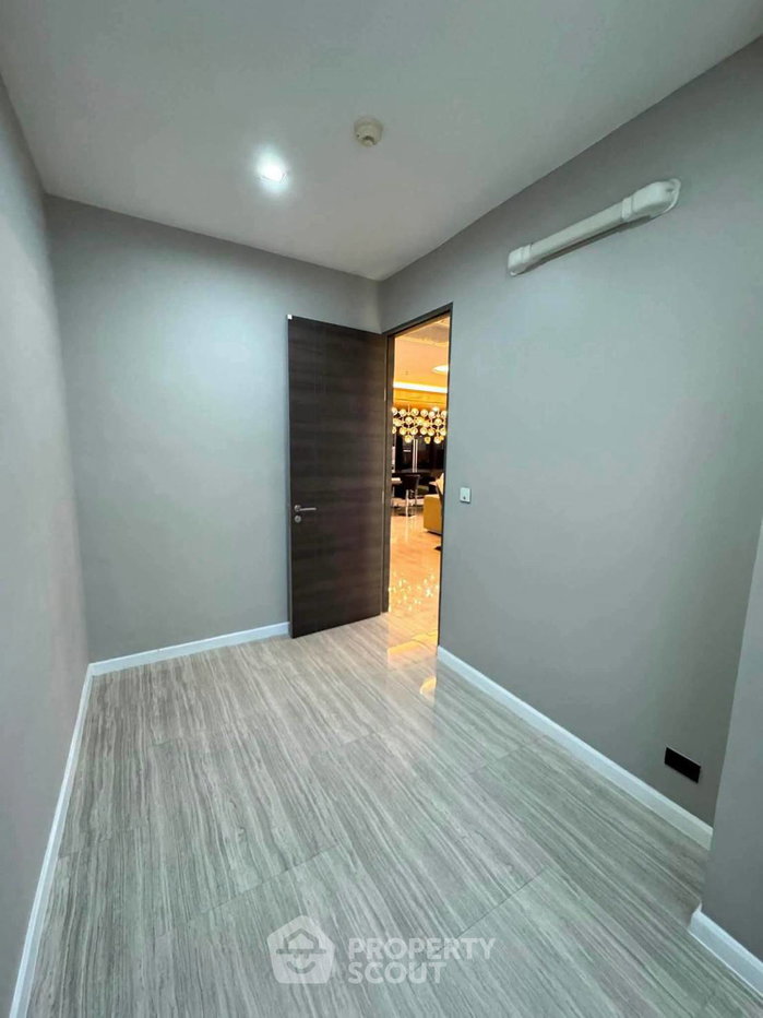 picture 3-BR 240 Sqm On 20th Floor, Citi Smart Sukhumvit 18, 200m To BTS Asoke (ID 3182123) - 17/19