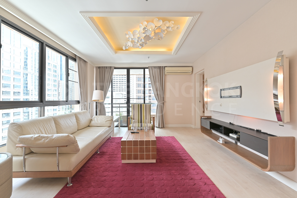 picture Unit Priced Below Market Baan Na Varang near BTS Chit Lom - 1/10