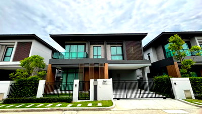 Houses for rent Samut Prakarn : Bangkok Boulevard Bangna-Srinakarin | Luxury House No. 74 | 4BR 4BA | Ideal Choice for International School Families 100,000 THB / Month