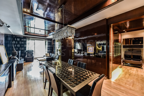 Convenient Travel, Great Value per Square Meter Baan Klang Krung Siam Pathumwan near Airport Rail Link Phaya Thai Station