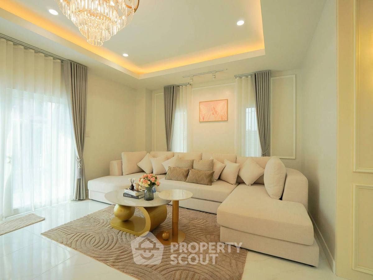 picture Spacious 3-BR 252 Sqm At Baan Suan Lalana Condominiums (ID 3183649) - 6/41