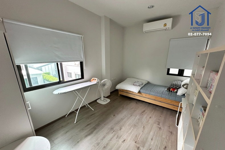 รูป ขายบ้านแฝด 2 ชั้น แกรนด์ พลีโน่ วัชรพล - สุขาภิบาล 5 หลังมุม ใกล้ทางด่วนด่านสุขาภิบาล 5 และรถไฟฟ้าสายสีชมพู - รูปที่ 10/18